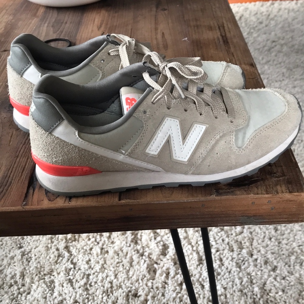 Women’s balance sneakers